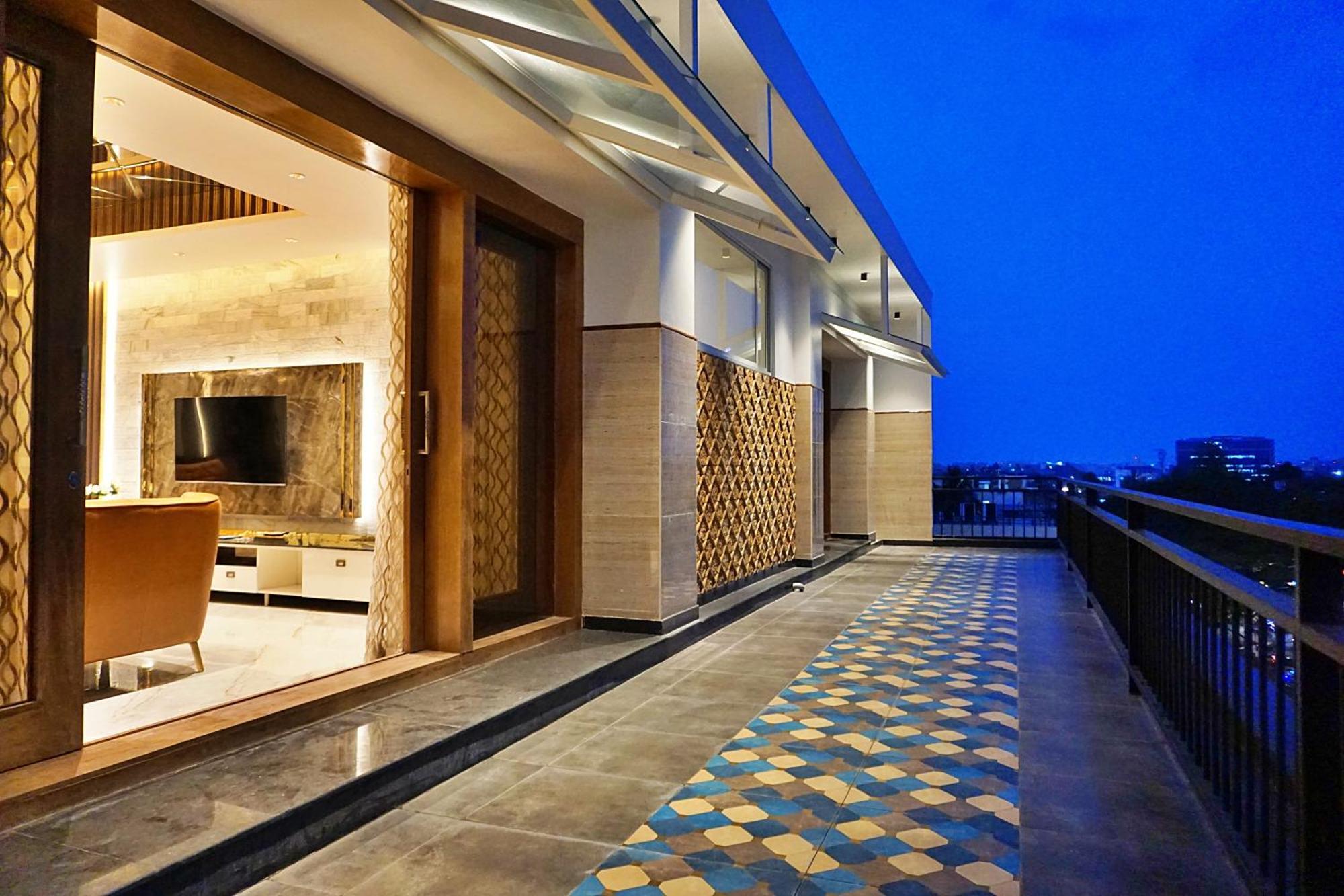 The Pentouz On 100 Feet Road Indiranagar - An Urban Luxury Retreat Apartment Bangalore Exterior photo