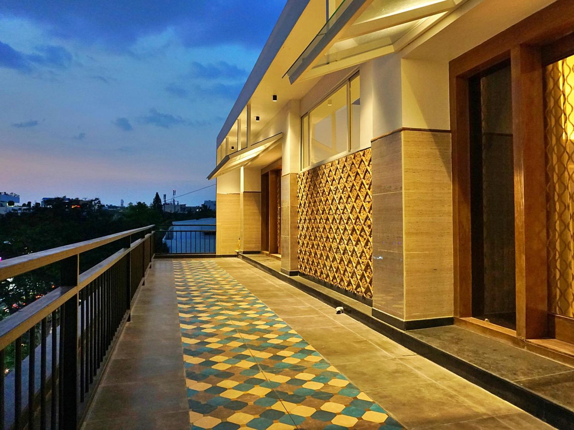 The Pentouz On 100 Feet Road Indiranagar - An Urban Luxury Retreat Apartment Bangalore Exterior photo